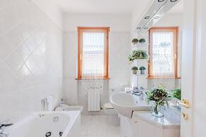 Regina Beach Villa by the Beach in Marina di Piet