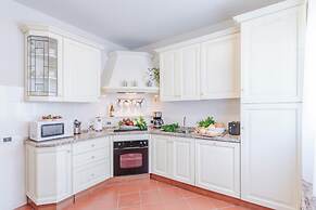 Regina Beach Villa by the Beach in Marina di Piet