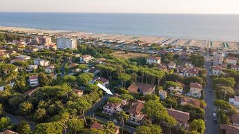 Regina Beach Villa by the Beach in Marina di Piet