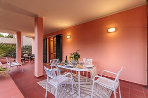 Regina Beach Villa by the Beach in Marina di Piet