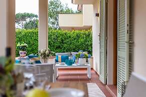 Regina Beach Villa by the Beach in Marina di Piet