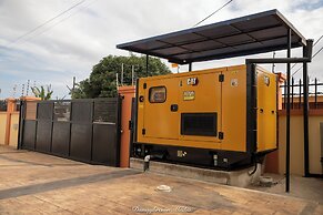 Executive 3-bed Furnished Apartment in Kwashieman