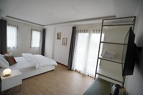 Mons Casa Boutique Hotel