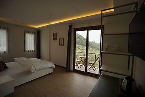 Mons Casa Boutique Hotel