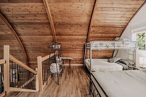 78mbr - Wood Stove - Wifi - Pets Ok - Bbq - Sleeps 6 1 Bedroom Home by