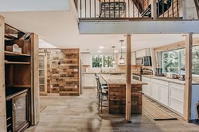 78mbr - Wood Stove - Wifi - Pets Ok - Bbq - Sleeps 6 1 Bedroom Home by