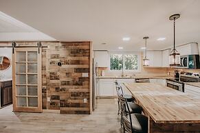 78mbr - Wood Stove - Wifi - Pets Ok - Bbq - Sleeps 6 1 Bedroom Home by