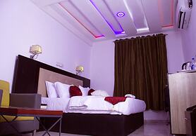 Time Oak Hotel and Suites Royale
