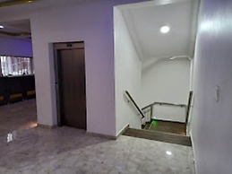 Time Oak Hotel and Suites Royale