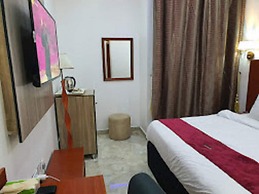 Time Oak Hotel and Suites Royale