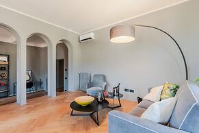 Casa Grey Contemporary Penthouse