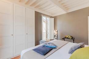 Casa Grey Contemporary Penthouse