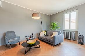 Casa Grey Contemporary Penthouse