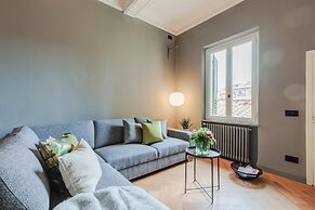 Casa Grey Contemporary Penthouse