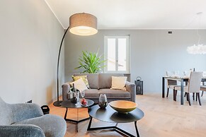 Casa Grey Contemporary Penthouse