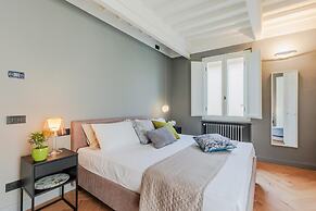 Casa Grey Contemporary Penthouse