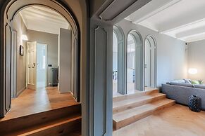 Casa Grey Contemporary Penthouse