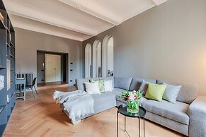 Casa Grey Contemporary Penthouse