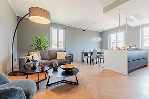 Casa Grey Contemporary Penthouse