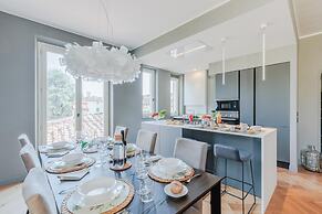 Casa Grey Contemporary Penthouse