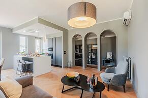 Casa Grey Contemporary Penthouse