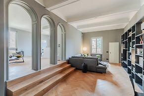 Casa Grey Contemporary Penthouse