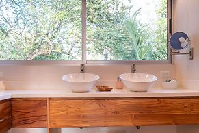 Iluminar Beachfront Suite