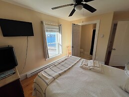 Spinneys Guesthouse & Beach Cottages