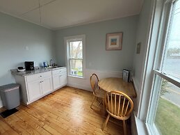 Spinneys Guesthouse & Beach Cottages