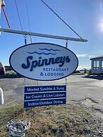 Spinneys Guesthouse & Beach Cottages