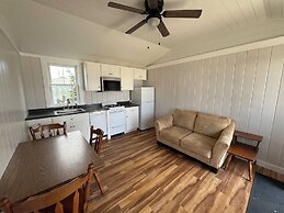 Spinneys Guesthouse & Beach Cottages