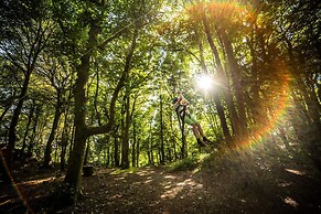 18 'izar' Bell Tent Glamping Anglesey