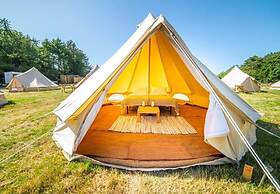 18 'izar' Bell Tent Glamping Anglesey