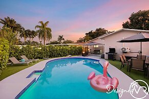 Private Heated Pool & Lovely Home