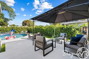 Private Heated Pool & Lovely Home