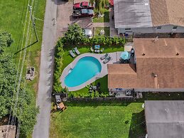 Private Heated Pool & Lovely Home