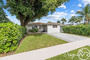 Private Heated Pool & Lovely Home