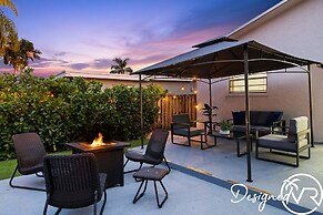 Private Heated Pool & Lovely Home