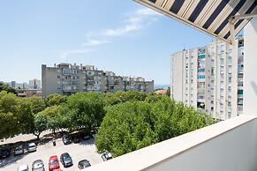 Modern 90 m2 apt With Balcony w the sea View