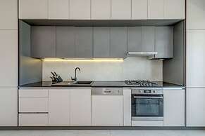 Modern 90 m2 apt With Balcony w the sea View