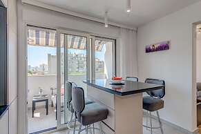 Modern 90 m2 apt With Balcony w the sea View