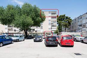 Modern 90 m2 apt With Balcony w the sea View