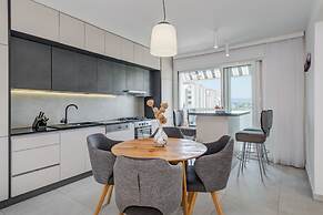 Modern 90 m2 apt With Balcony w the sea View