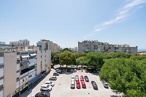 Modern 90 m2 apt With Balcony w the sea View