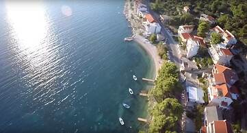 Large 120 m2 apt With Patio,1 min Walk From Beach