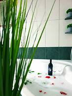 Large 120 m2 apt With Patio,1 min Walk From Beach