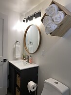 The Darmont Hotel and Suites