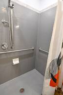 The Darmont Hotel and Suites