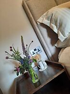 Longstone Bed and Breakfast