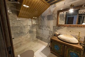 Foremanson Cave Hotel